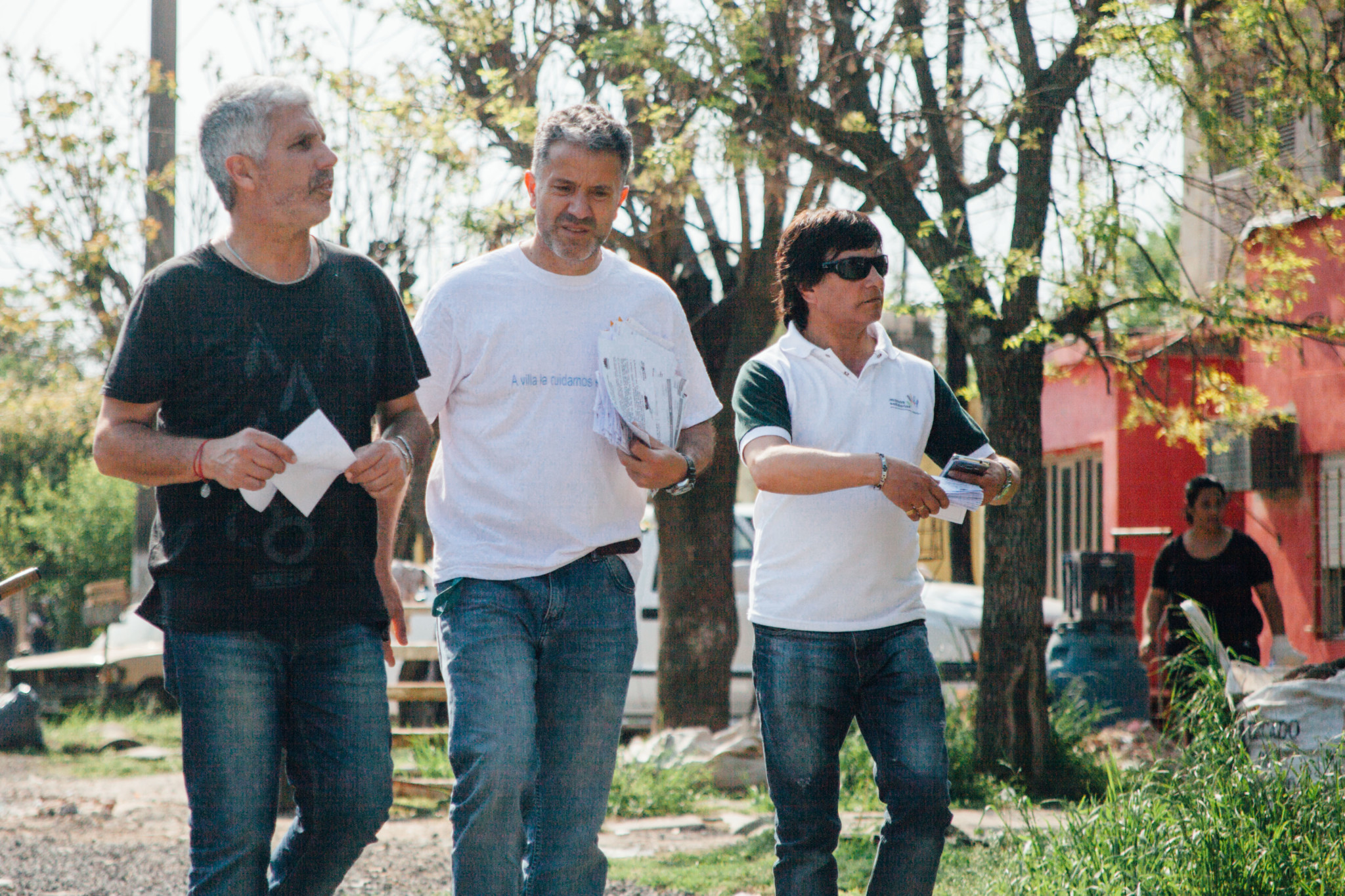 Berti encabezó la campaña “Mi Barrio Limpio” en barrio Luzuriaga