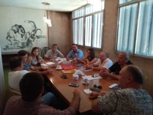 El Cuerpo de Concejales recibió en el día de hoy a integrantes de la Comisión de Bomberos Voluntarios quienes plantearon situación general de la Institución.  Audiencia solicitada por ellos y otorgada mediante Resolución Nº 862.