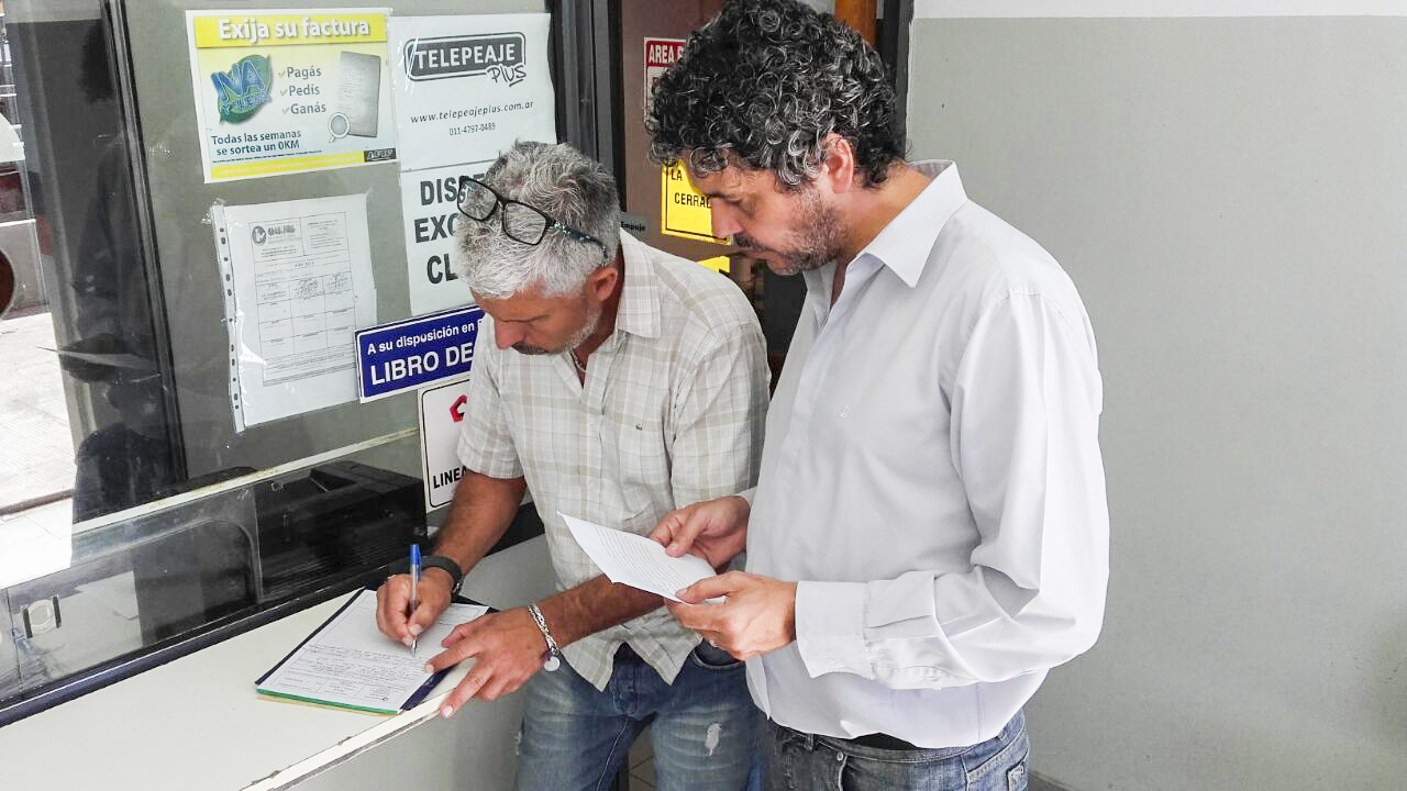 El Intendente Jorge Bertí y Senador Germán Giacomino firmaron un reclamo por el estado del acceso a la autopista