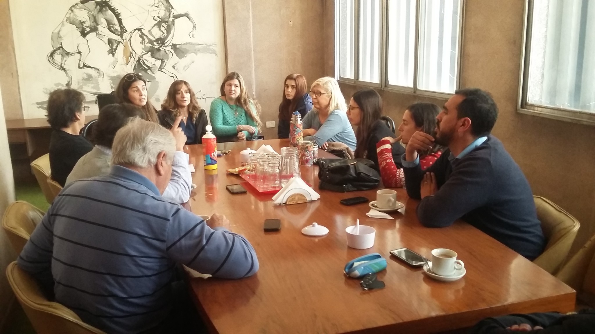 Reunión con personal del Centro Médico Rivadavia por problemática del servicio de salud en la ciudad.