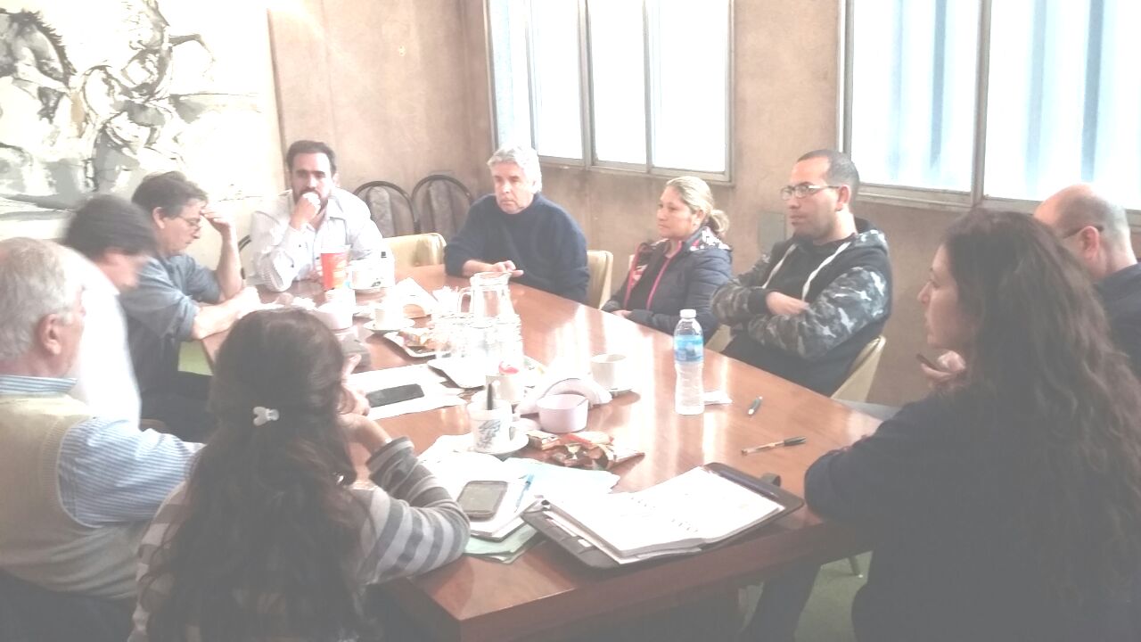 Reunión de Concejales con integrantes de Vecinal Bº D. Troilo quienes manifestaron realidad actual de locales del centro comercial.