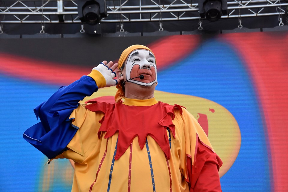 MEGAFIESTA: Piñón Fijo hizo bailar y cantar a miles de villenses