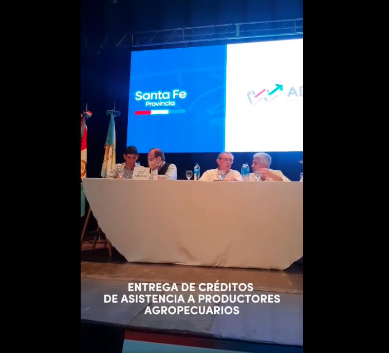 Entrega de creditos de asistencia a pequeños y medianos productores agropecuarios