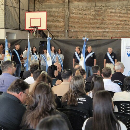 A 44 años de la Gesta de Malvinas, nos reunimos como comunidad para rendir homenaje a quienes defendieron nuestra Patria con valentía, compromiso y entrega.