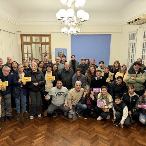 Entrega de vouchers a los vecinalistas por el Día del Niño