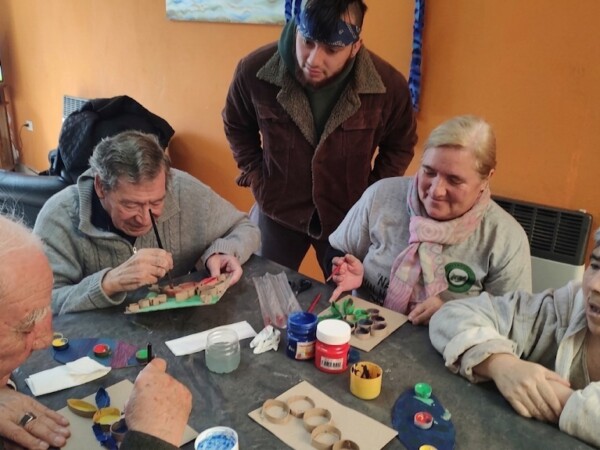 Taller de terapia hortícola en el hogar de ancianos