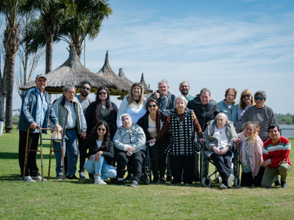 La secretaría de salud y desarrollo humano celebró la llegada de la primavera a residentes del hogar de ancianos municipal